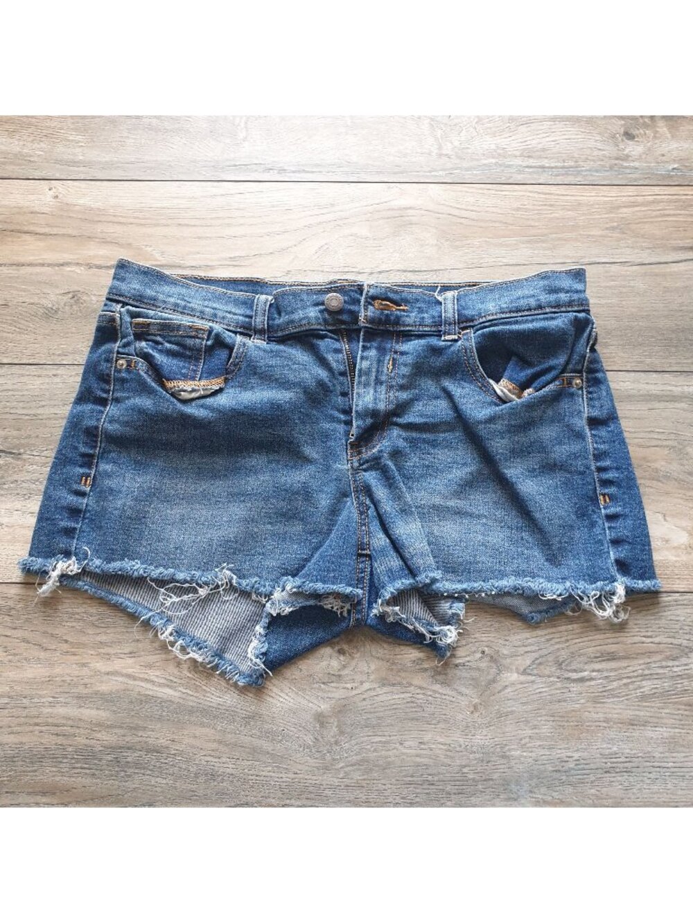 Old Navy Boyfriend Distressed Denim Cutoff Shorts Frayed Hem Vintage Look Size 8